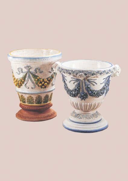 VASE CM.72H WITH WHITE AND BLUE FESTOONS